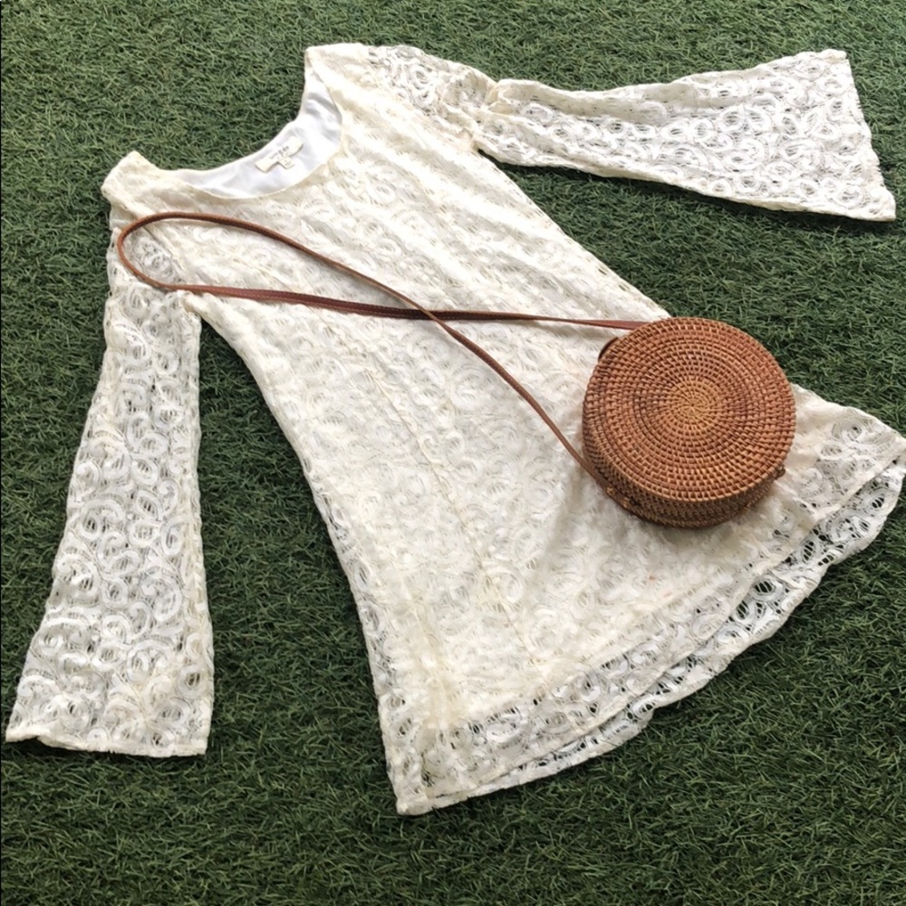 💛 NEW 💛 Lace Bell - Sleeve Dress